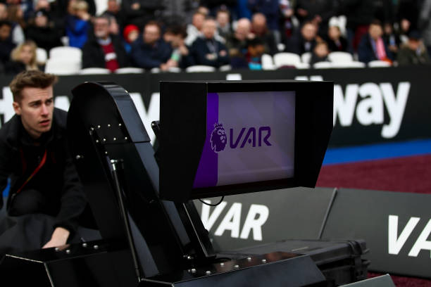 效力于皇家 效力于皇家