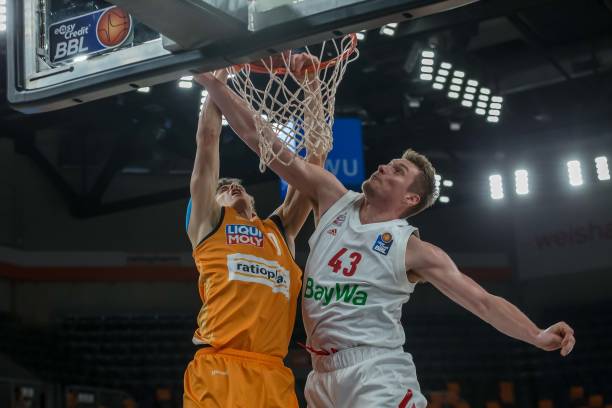 在现代足球 在现代足球